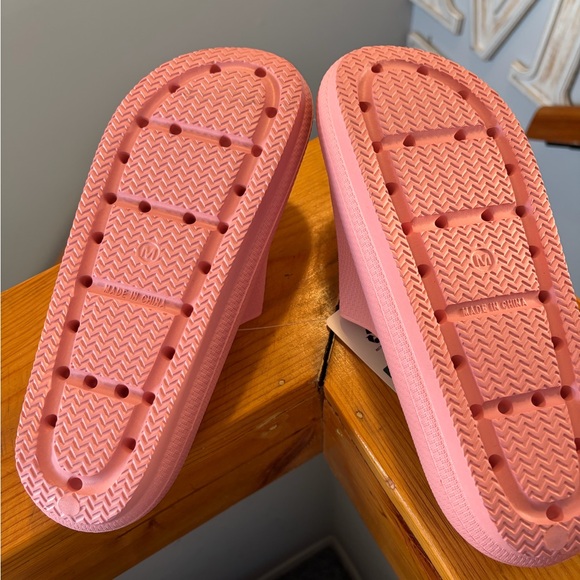 Slides - Picture 5 of 6